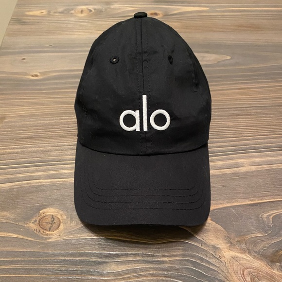 alo yoga men's hat